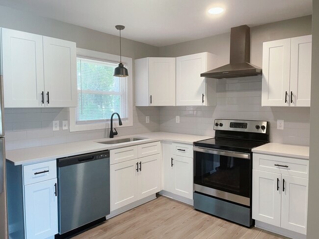 4709 Cheltenham Rd, Fayetteville, NC 28304 - photo 5