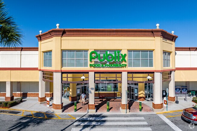 Publix at Eustis Village is conveniently located for shoppers' needs in Eustis.