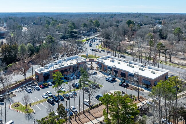 Strawberry Hill retail is central to the Lansdowne community with access to Charlotte's uptown.