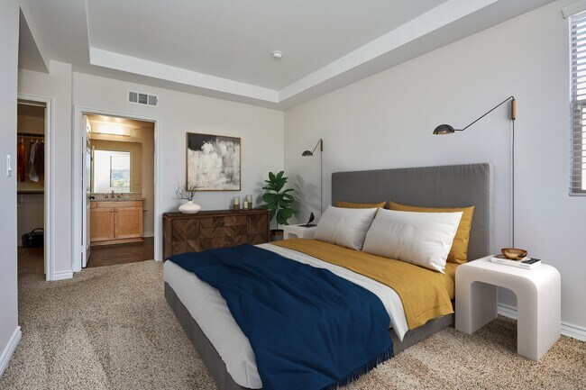 Magnolia, Sherman Oaks, CA 91403 - photo 4