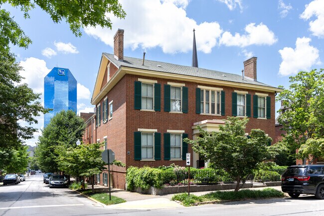 Many Federal style homes can be found in Gratz Park, just East of downtown.