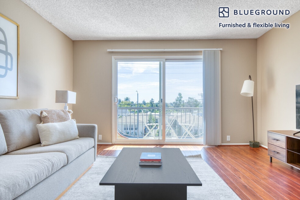 11811 Washington Place unit FL2-ID690, Los Angeles, CA 90066 - photo 1