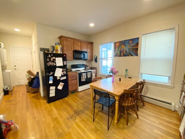 143 Hillside St unit 3, Roxbury Crossing, MA 02120 - photo 2