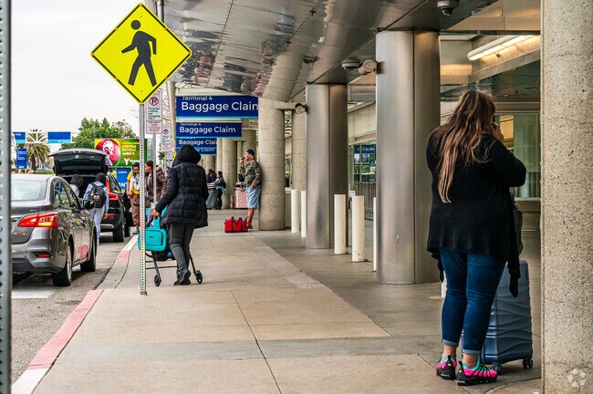 Glen Avon residents are in close proximity to Ontario International Airport.