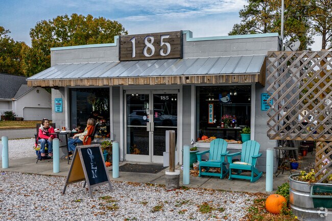 Award-winning 185 restaurant serves delicious dishes in Poquoson.