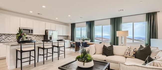 240 White Crest Peak Ave unit 36037159, Henderson, NV 89015 - photo 4