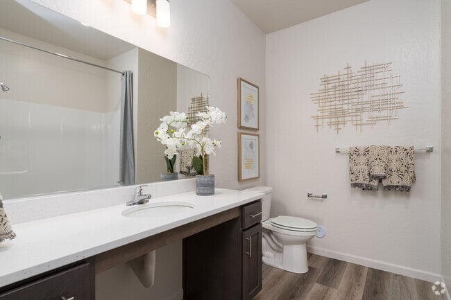 3BR, 2BA - 1341SF - Bathroom