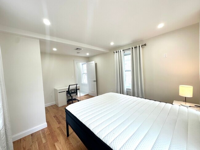 11 Burrell St unit 2, Roxbury, MA 02119 - photo 6