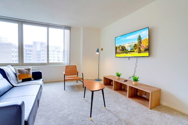 1600 S Eads St unit FL10-ID1022416P, Arlington, VA 22202 - photo 2