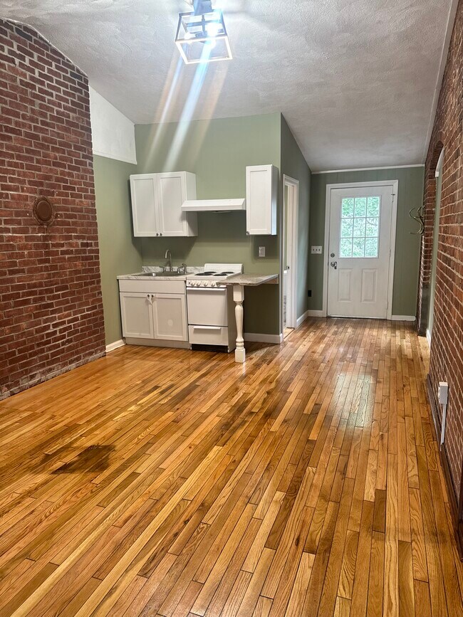 502 Providence St, West Warwick, RI 02893