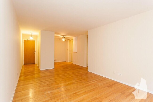 639 W Wrightwood Ave unit 312, Chicago, IL 60614 - photo 3