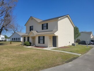 613 S East Railroad St Unit Lyn-Mor Place, Wallace, NC 28466