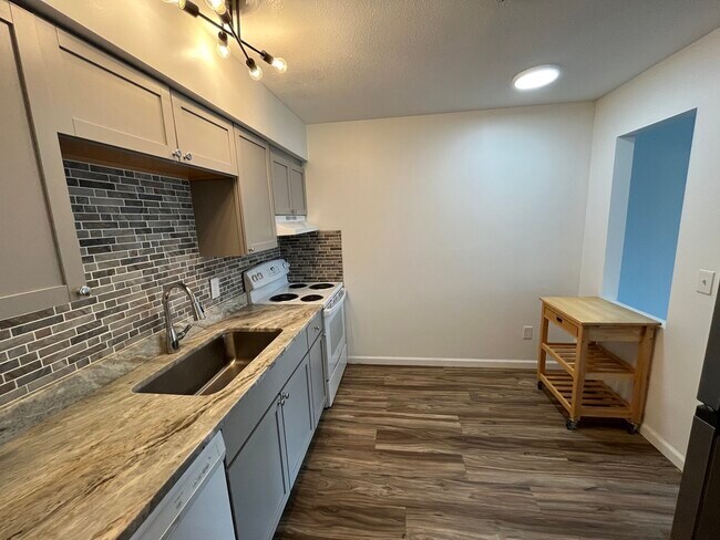 77 Atterbury Blvd unit 313, Hudson, OH 44236 - photo 3