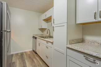 1358 N Howard St, Akron, OH 44310