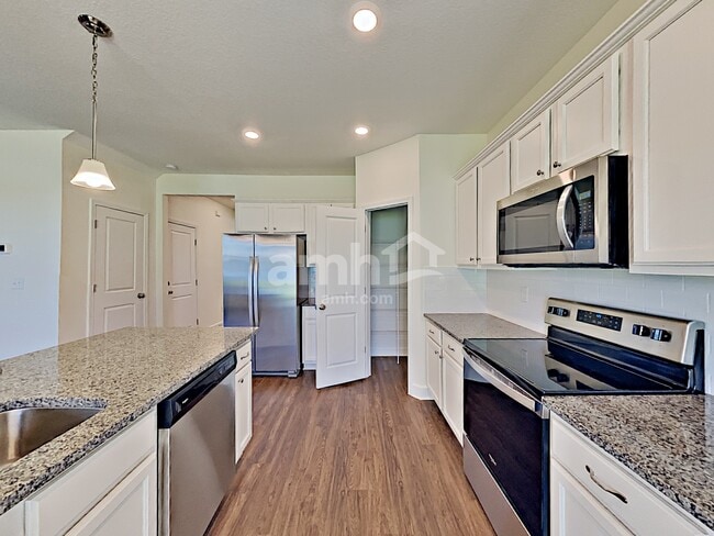 3015 Creek Village Ln, Green Cove Springs, FL 32043 - photo 3