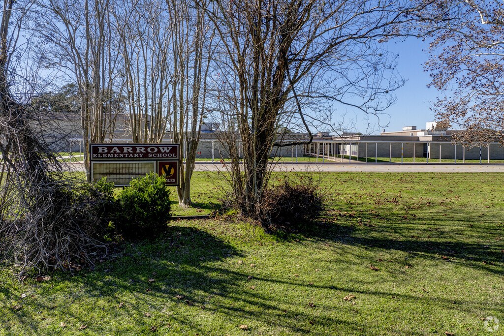 Barrow Elementary graces Brazoria, Texas, enriching education since its founding in 1963.