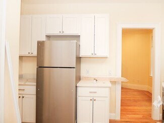 13 Beals St, Brookline, MA 02446