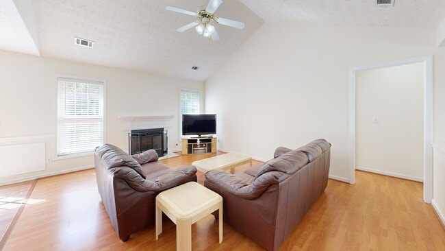 495 Tambec Trace NW unit 2, Lilburn, GA 30047 - photo 3