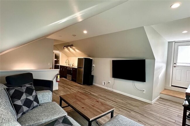 29 Ann St, Newport, RI 02840 - photo 2