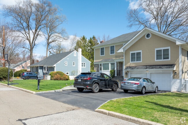 Ward Acres homes have wide driveways in addition to 1 to 2 car garages.