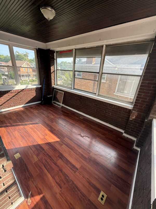 672 N Fred Shuttlesworth Cir unit 2, Cincinnati, OH 45229 - photo 7