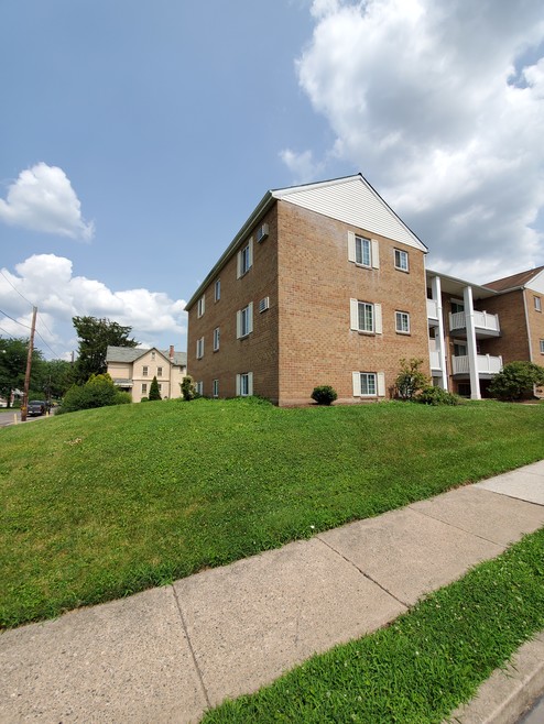 255 Gay St unit A2 and B2, Pottstown, PA 19464 - photo 1