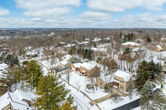 Home prices throughout Narrow Gauge Woods tend to land well above $500,000.