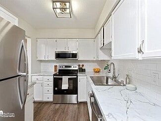 330 Beulah Cir Unit 2, Anchorage, AK 99504