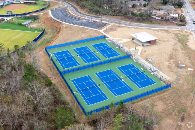 Auburn High School has tennis courts for students to enjoy.