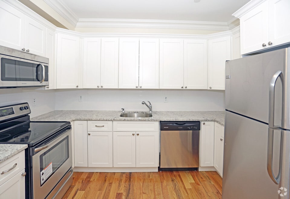 Ponciana Apartments: Contemporary Comfort and Affordable Luxury in North Bergen!, North Bergen, NJ 07047 - photo 1