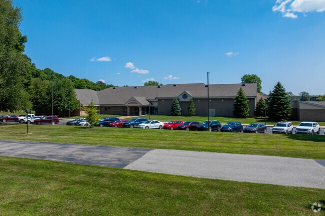 Bashor Alternative School has a student-teacher ratio of 4.8 to 1.