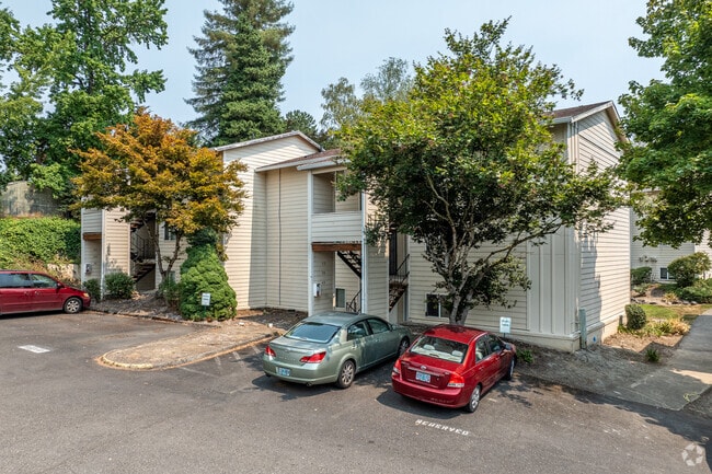 Charbern Apts - In The Hear of Milwaukie Oregon, Milwaukie, OR 97222 - photo 2