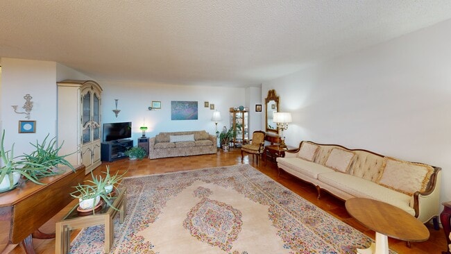 The Elizabeth, Chevy Chase, MD 20815 - photo 2