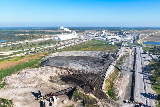 Mulberry, Florida, was founded as a phosphate town at the turn of the 20th century