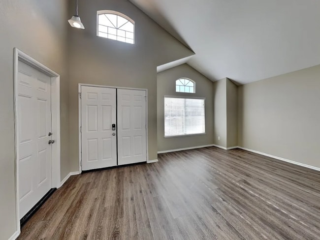 24805 Half Dome Ct, Murrieta, CA 92562 - photo 2