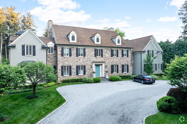 Some of the biggest homes in Red Coat are nestled on private roads and have gated driveways.