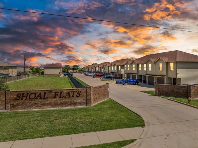 10001 Panther Way unit 208, Woodway, TX 76712 - photo 4