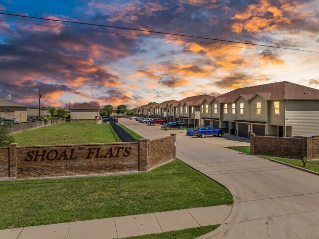 10001 Panther Way unit 506, Woodway, TX 76712 - photo 4