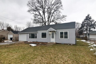 208 Harlem Rd, Machesney Park, IL 61115