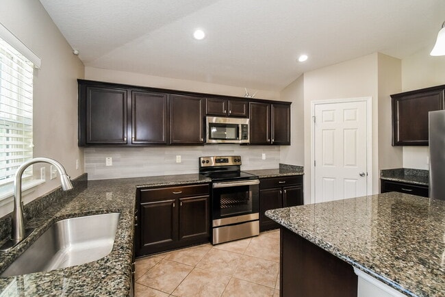 1304 Camp Ridge Ln, Middleburg, FL 32068 - photo 7