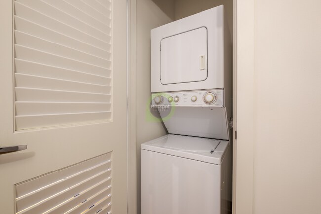 166 W Kinzie St, Chicago, IL 60654 - photo 6