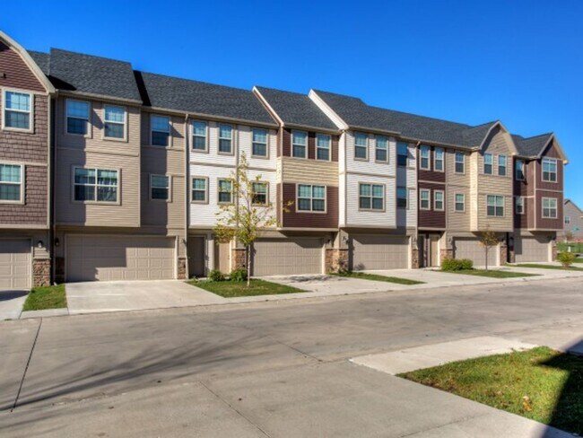 Village at Maple Bend Townhomes, West Des Moines, IA 50266 - photo 3