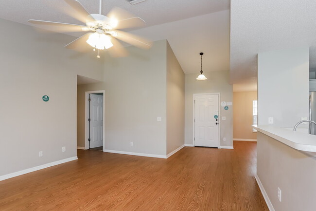 11843 Dunster Ln, Parrish, FL 34219 - photo 3