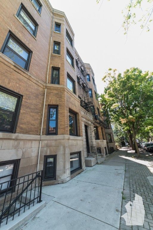 853 W Lill Ave, Chicago, IL 60614 - photo 2