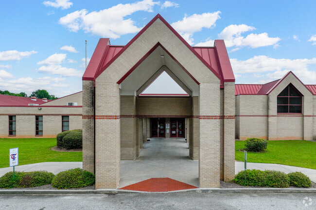 Sequoyah Middle School welcomes students 6th through 8th grade.