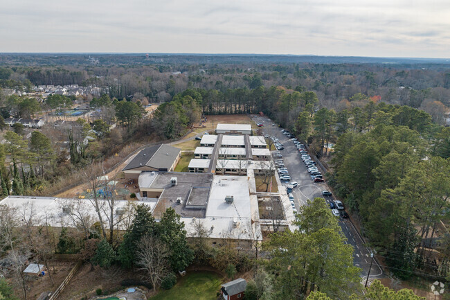 Hickory Hills Elementary teaches Kindergarten through 5th grade.