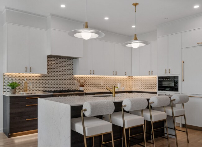 6 Claflin Rd unit 4, Brookline, MA 02445 - photo 3