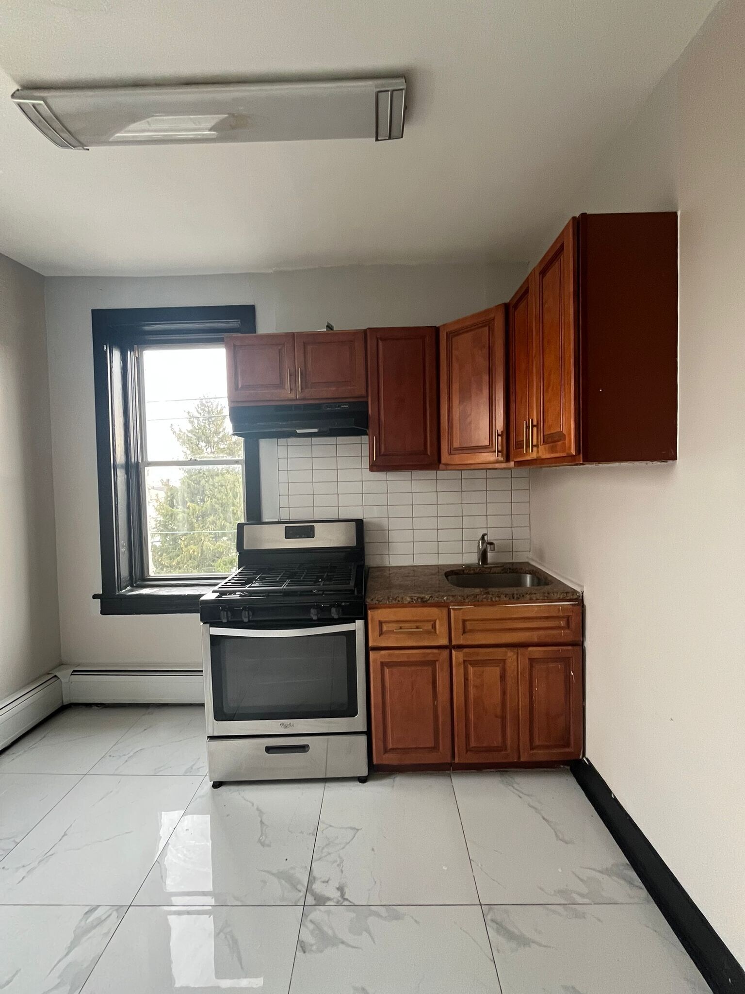 90 E 25th St unit 12, Bayonne, NJ 07002 - photo 1