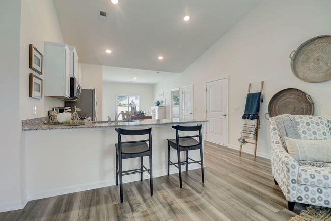 372 Acorn St, Sumter, SC 29154 - photo 2