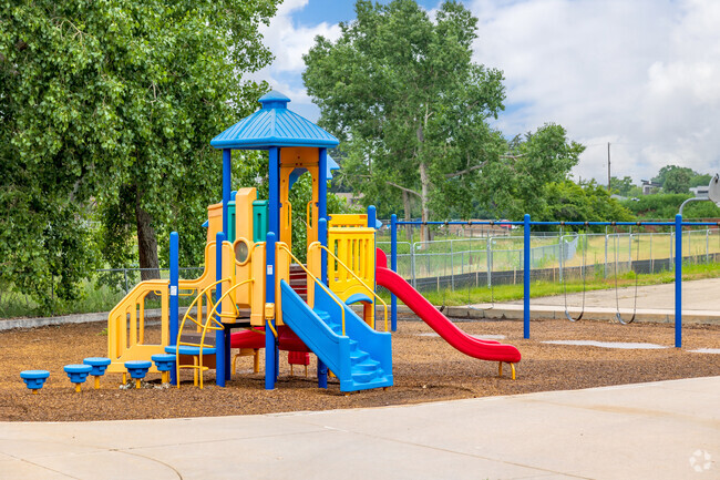 Sobesky Academy has 124 students in grades K-12.